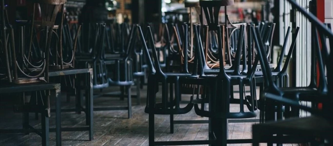 Κίνδυνος για λουκέτο για 1 στις 4 επιχειρήσεις του κλάδου εστίασης λόγω των περιοριστικών μέτρων